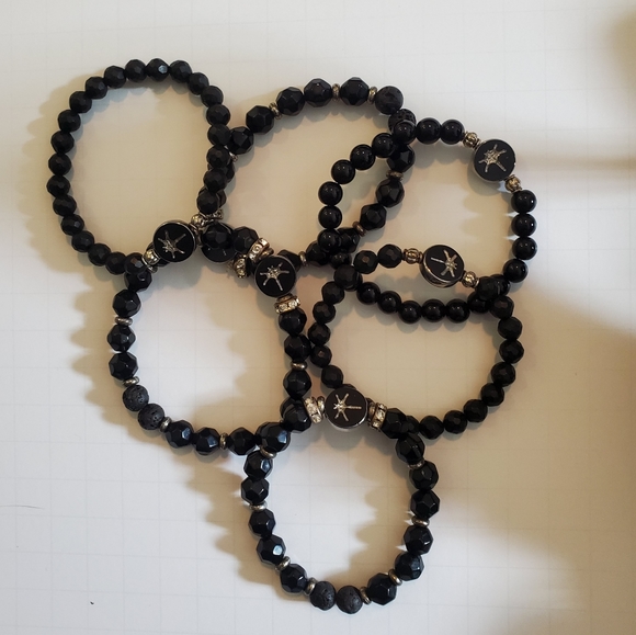 Black dress/top bracelets and shoes - Picture 4 of 7